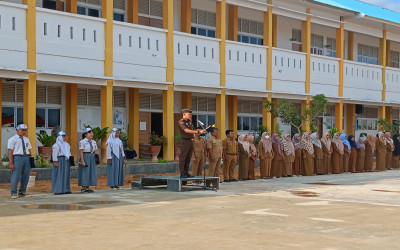 Gelar upacara bendera, Kajari Batam hadiri sekaligus menjadi pembina upacara